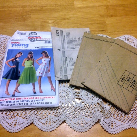 Sewing Pattern, Burda Young Fashion 8174, uncut - Picture 1 of 7